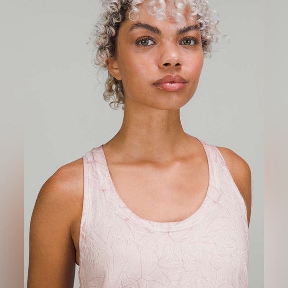 Lululemon Love Tank Top in Summit Wash Smoky Topaz - Size 6 - Picture 2 of 9